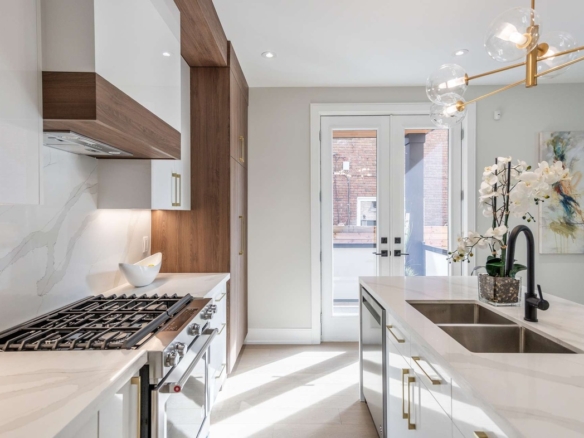 Spacious Luxury 3Bedrooms Queen West