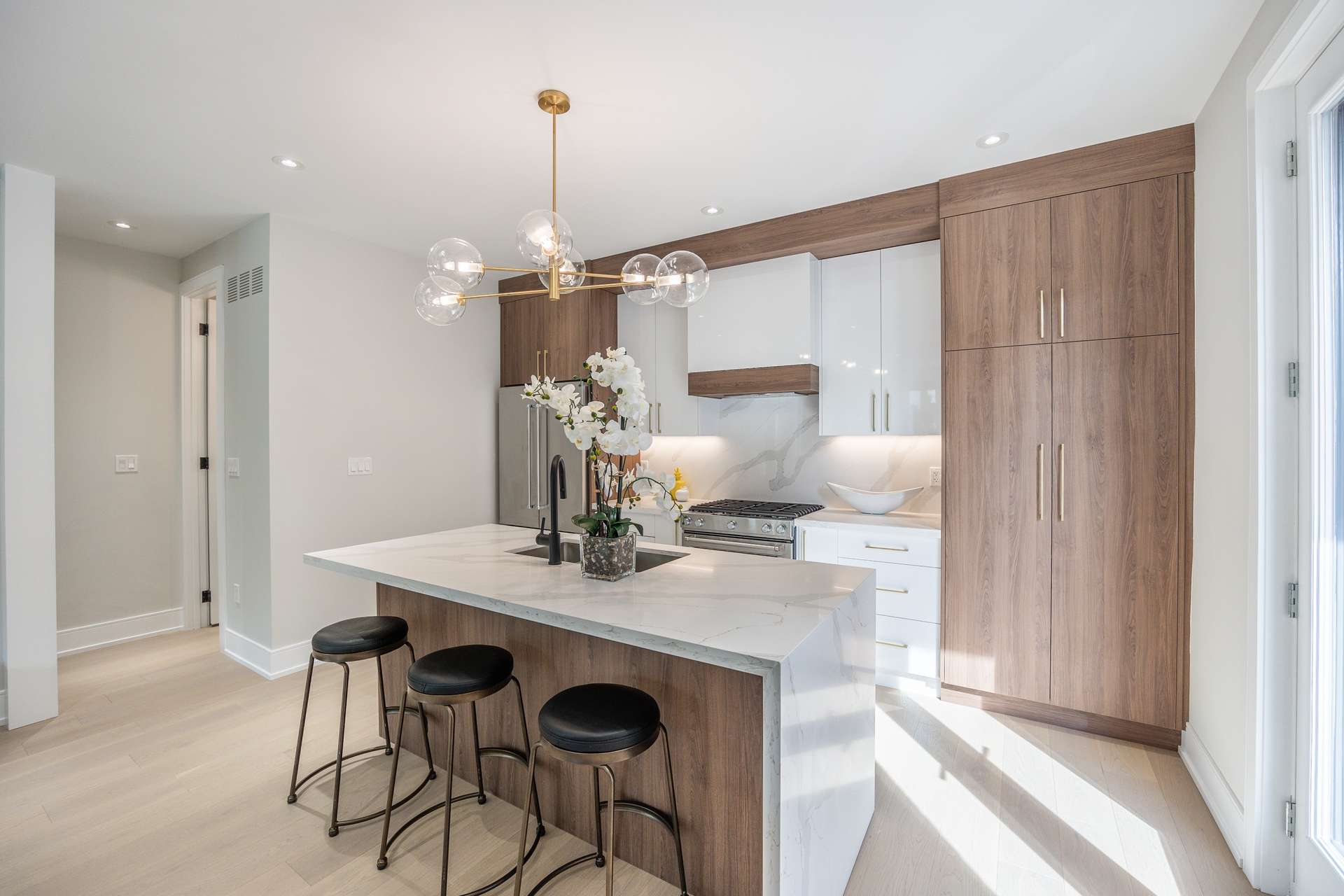 Spacious Luxury 3Bedrooms Queen West