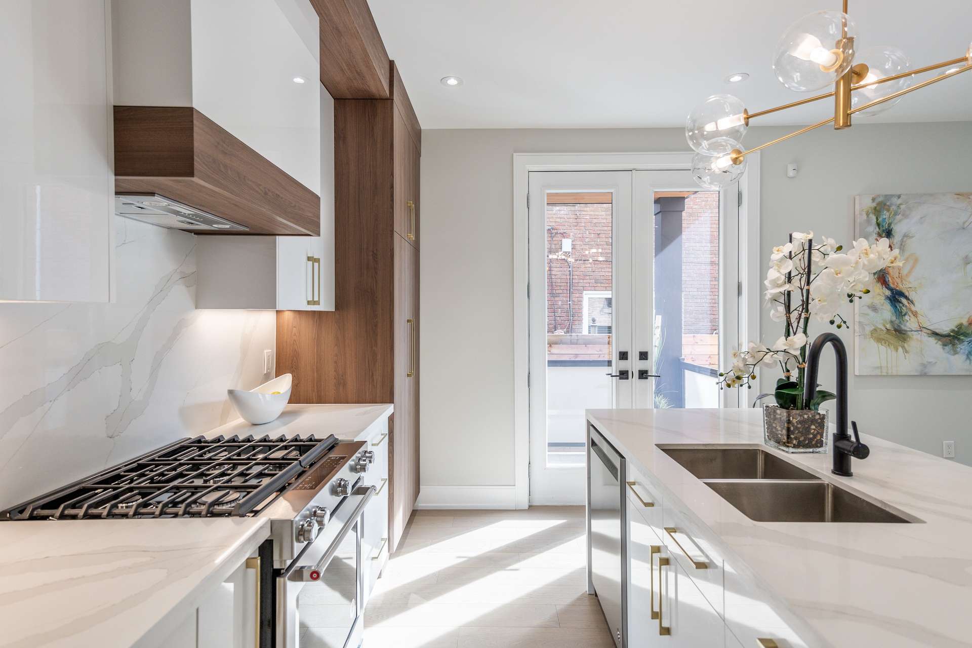Spacious Luxury 3Bedrooms Queen West