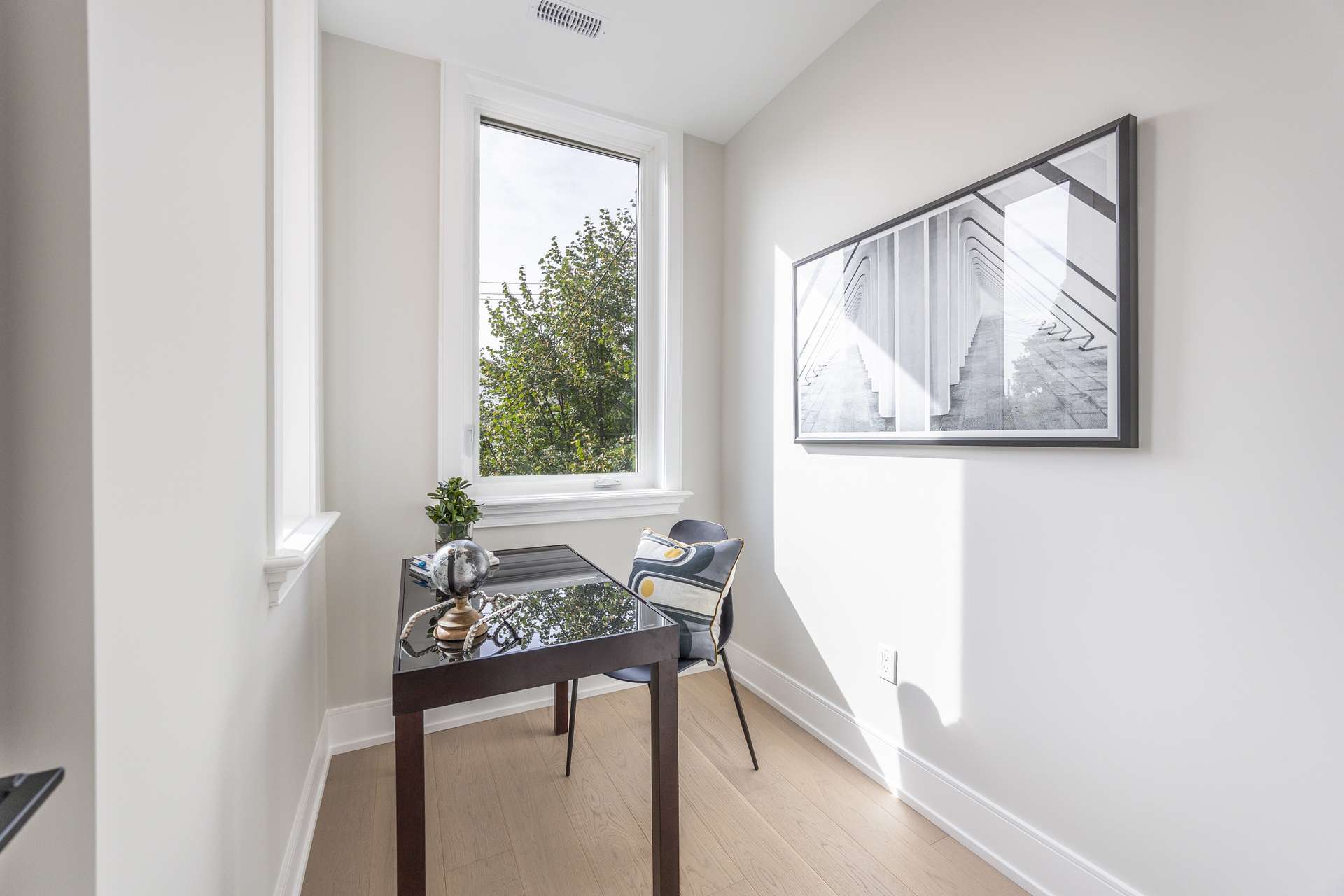Spacious Luxury 3Bedrooms Queen West