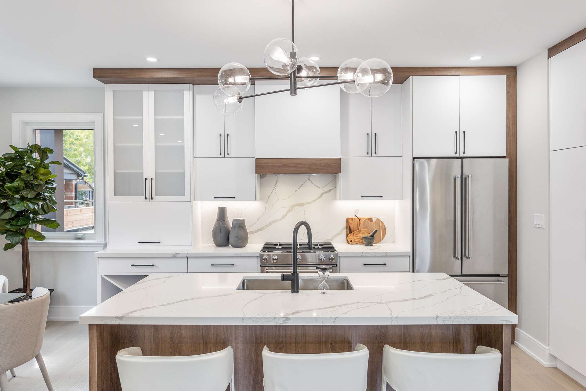 Modern Grand 3Bedrooms in Queen West